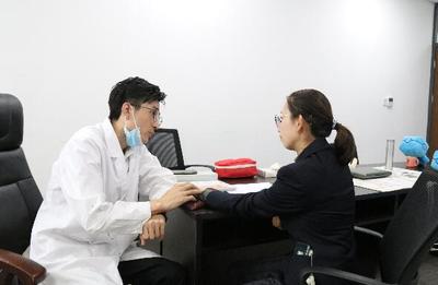 為群眾辦實事 | 中建七局南方公司臨時問診室 健康服務零距離 醫療設備租賃助力職工健康