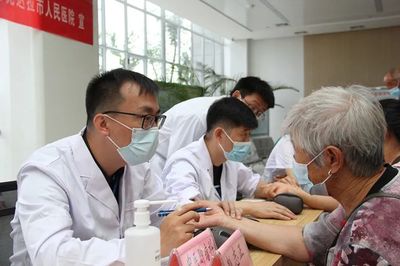 兵地大融合，健康共守護——名中醫大型義診活動在可克達拉市人民醫院圓滿舉行